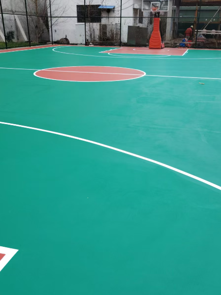南城 球场长期使用易出现地面开裂